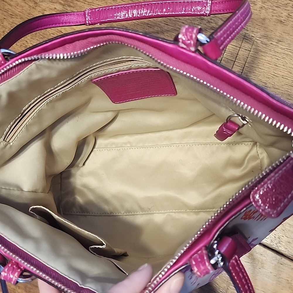 Coach Horse and Carriage Pink 1941 Shoulder Bag - Picture 14 of 16
